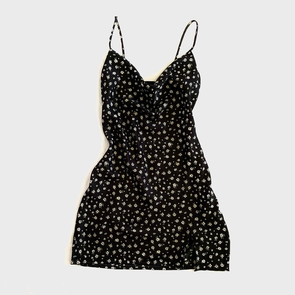 Rue21 Dresses & Skirts - Silky Floral Slip Dress